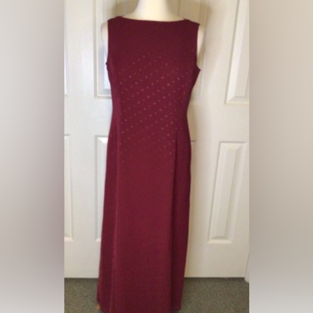 Loft Long Sleeveless Maroon Colored Dress Size 10 in Like New Condition